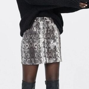 Zara Denim Mini Skirt High Rise Snake Skin Animal Print Black Gray Size Small